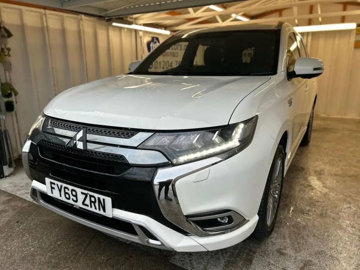 2019-mitsubishi-outlander-24-4h-phev-big-27