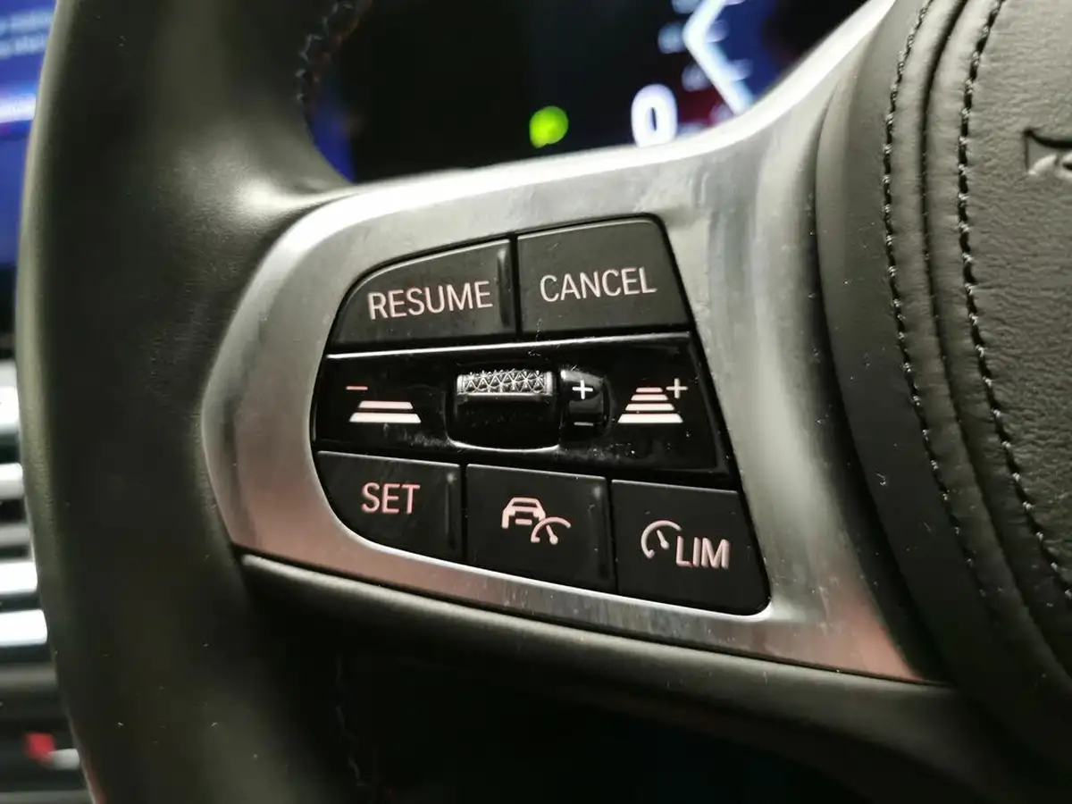 2022-bmw-i4-e-m50-big-28
