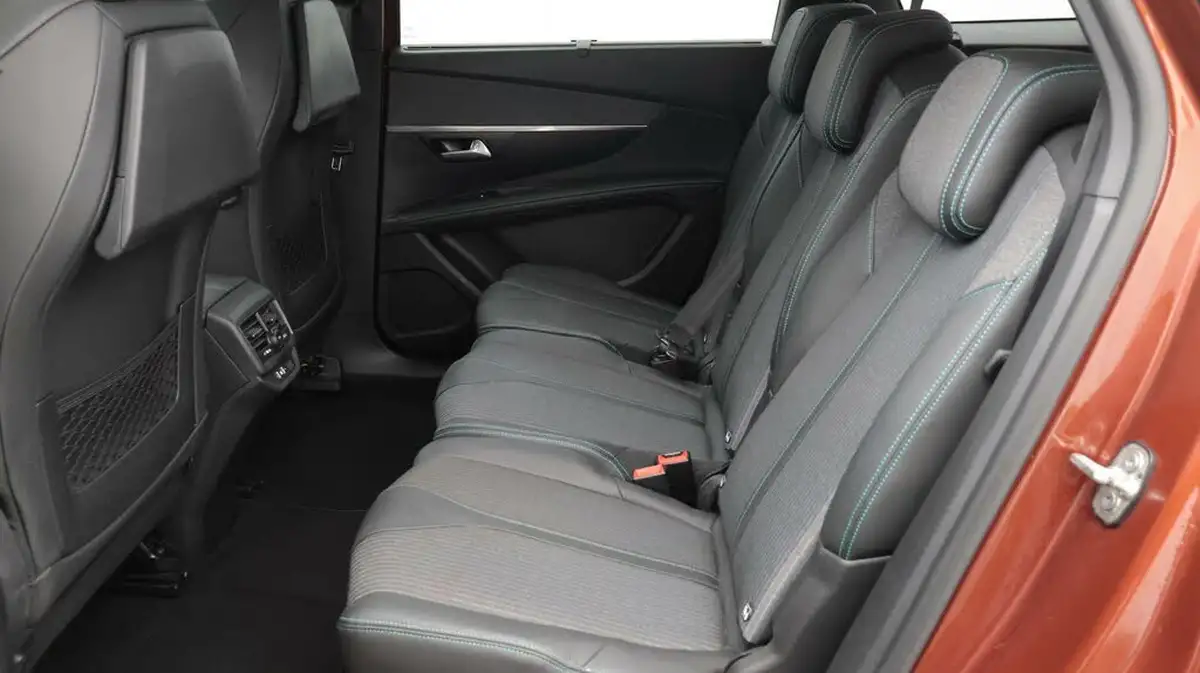 2021-peugeot-5008-suv-12-puretech-allure-premium-big-16