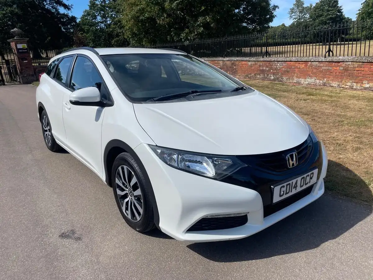 2014-honda-civic-16td-s-t-tourer-big-0