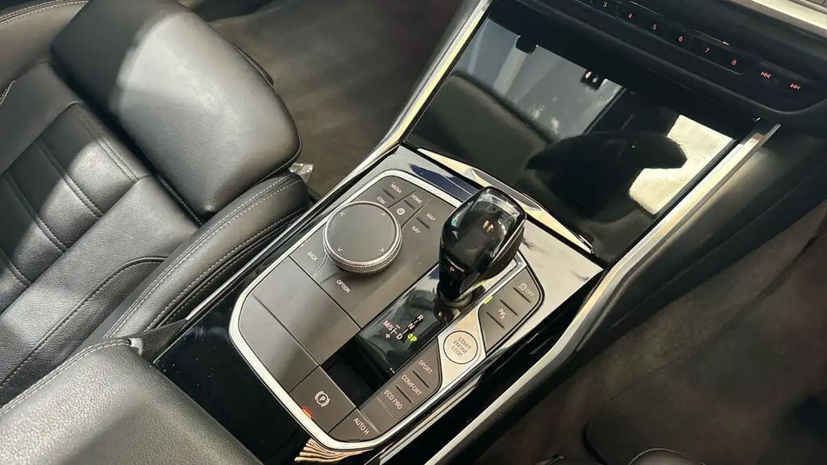 2021-bmw-3-series-20td-320d-sport-touring-5d-big-22