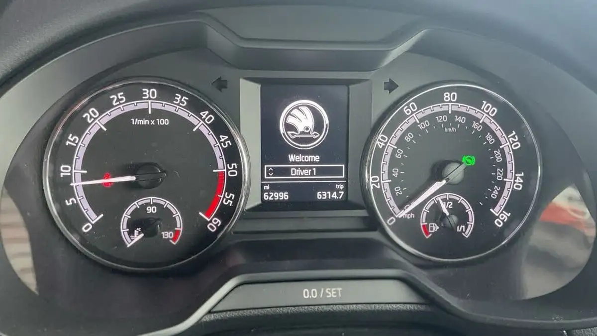 2018-skoda-octavia-16tdi-se-technology-estate-dsg-big-8