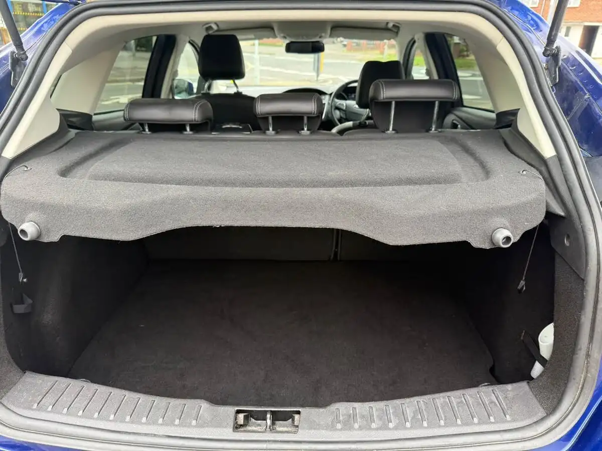 2015-ford-focus-10-titanium-x-t-125ps-hatchback-big-11