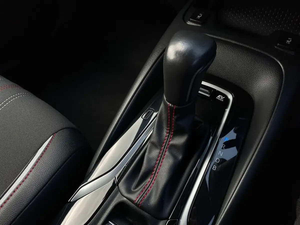2023-toyota-corolla-18-vvt-i-gr-sport-138bhp-touring-sports-big-18
