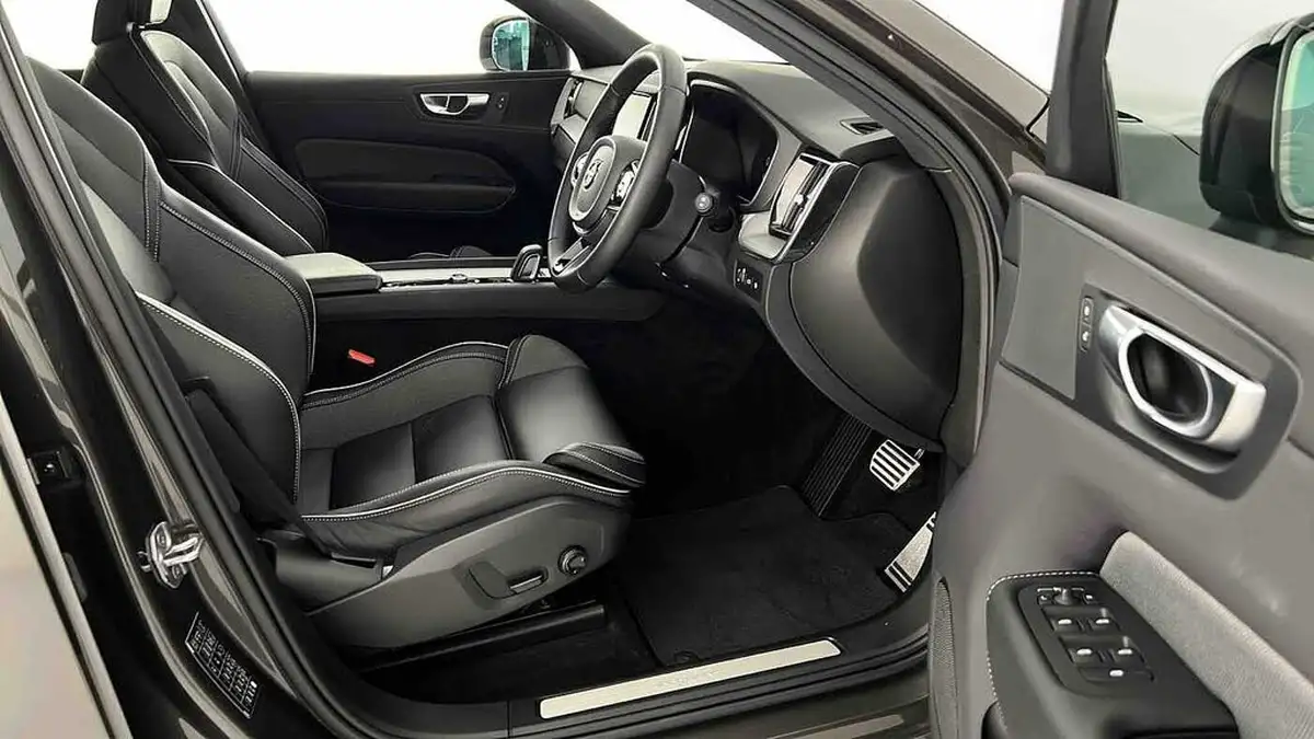 2022-volvo-xc60-20-t6-r-design-350bhp-plug-in-hybrid-big-22