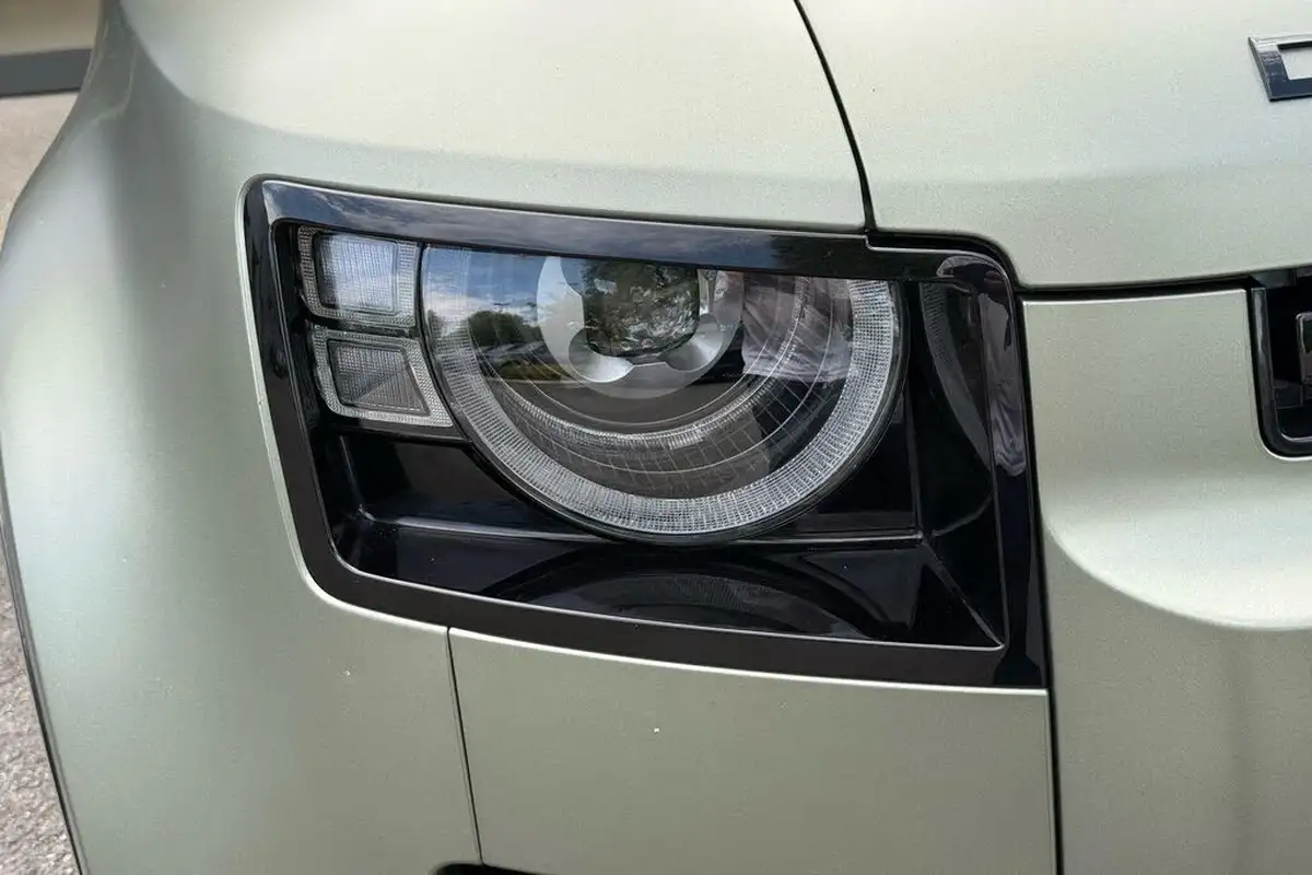 2024-land-rover-110-defender-30-d300-x-dynamic-hse-big-63