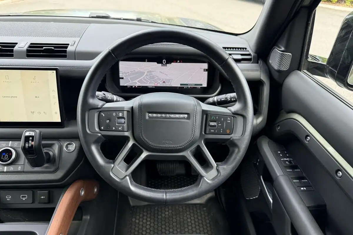 2024-land-rover-110-defender-30-d300-x-dynamic-hse-big-11