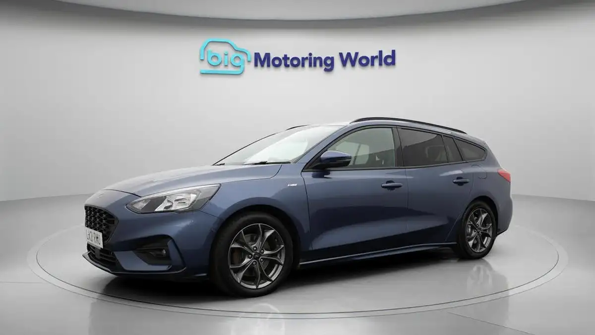 2021-ford-focus-15-st-line-estate-big-3