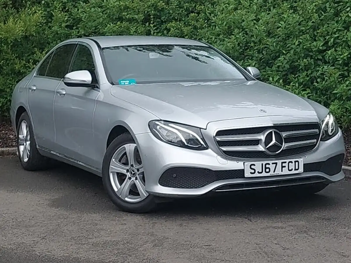 2017-mercedes-benz-e-class-20d-e220d-se-ss-saloon-4d-4matic-big-0