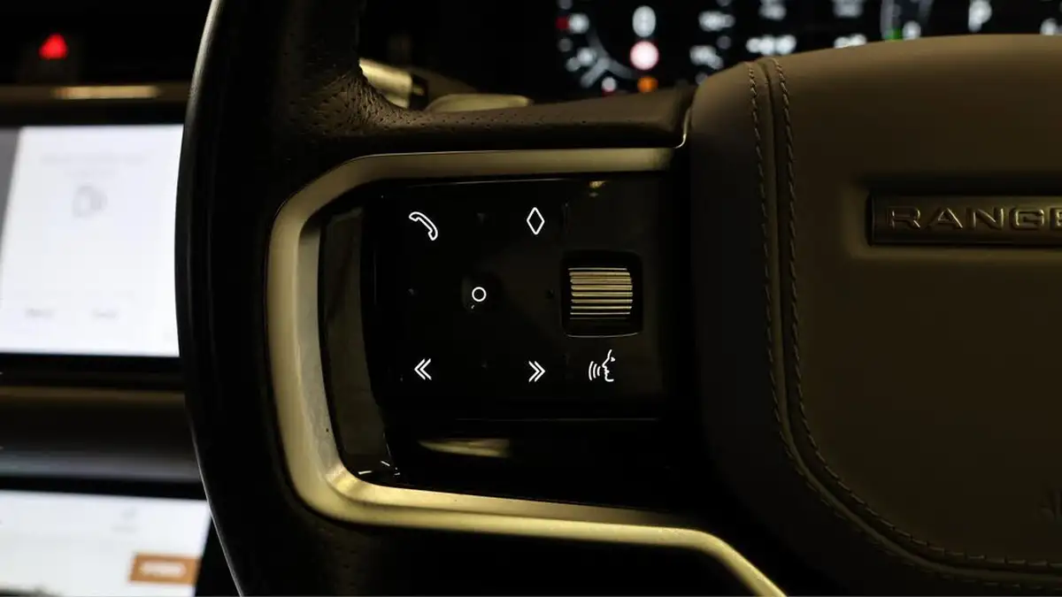 2021-land-rover-range-rover-evoque-15-p300e-r-dynamic-hse-big-23