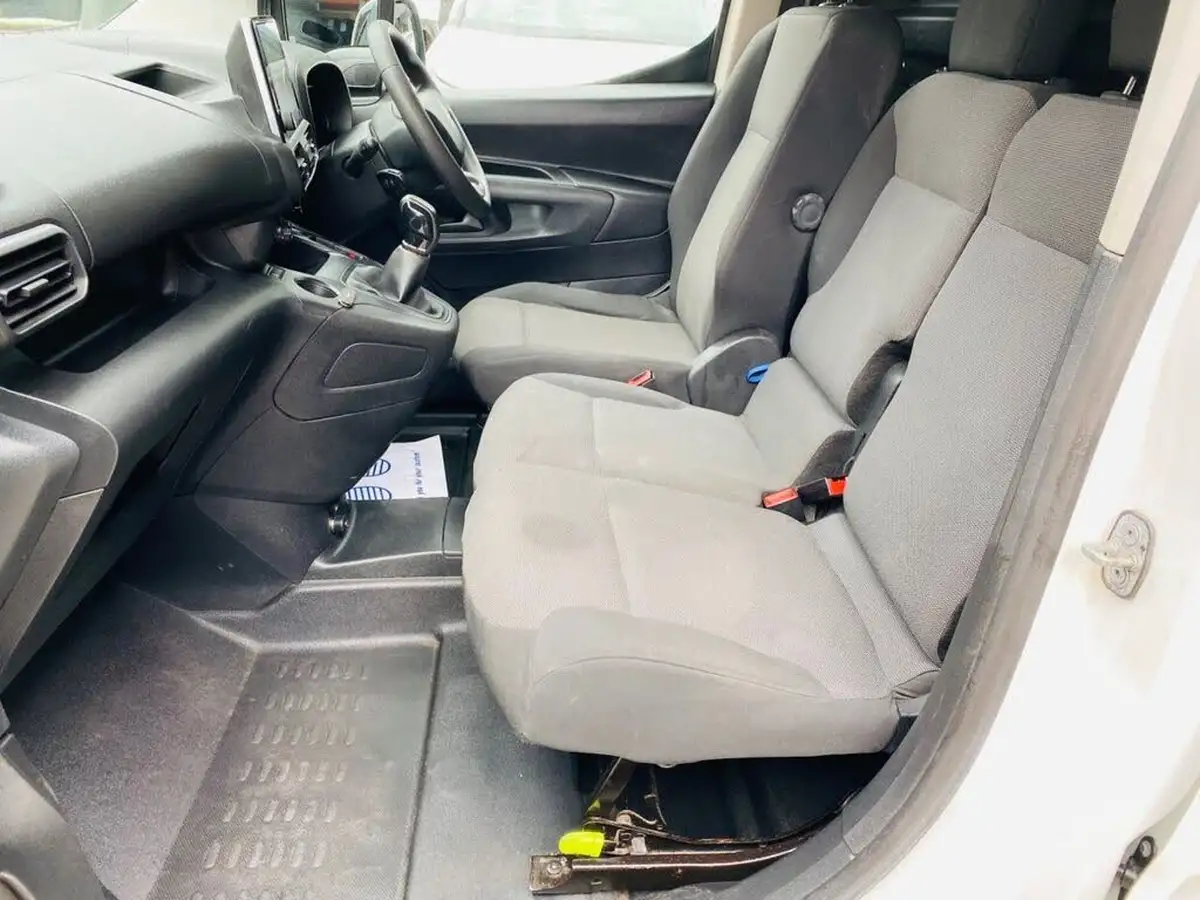2019-citroen-berlingo-16bluehdi-650-enterprise-big-18