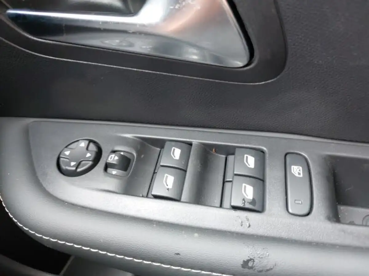 2024-peugeot-208-12-puretech-allure-big-17