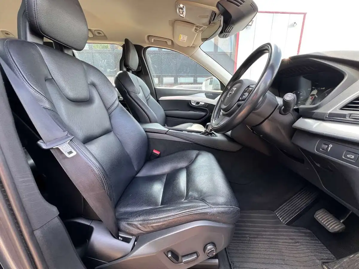 2016-volvo-xc90-20td-d5-momentum-big-20