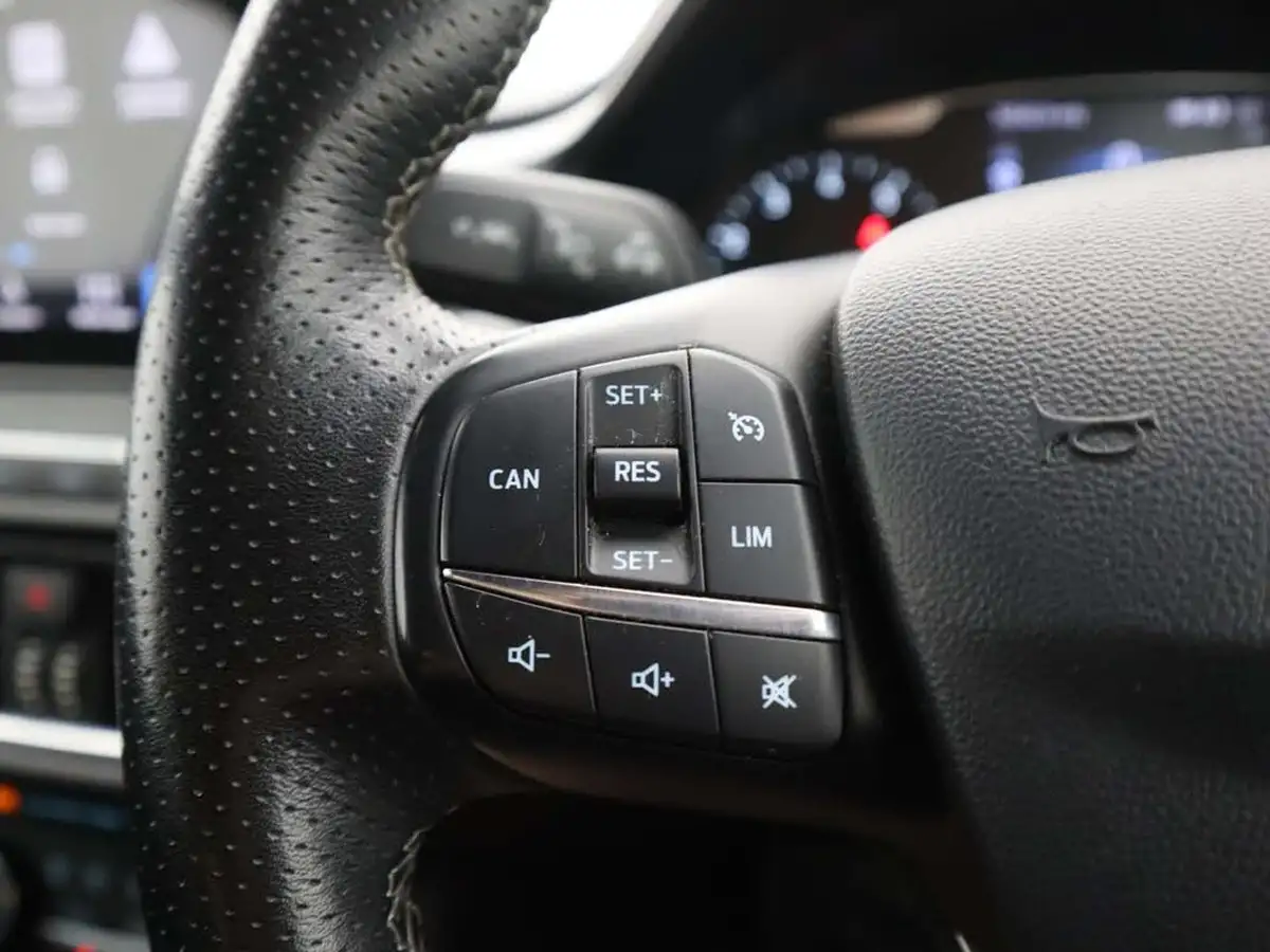 2018-ford-fiesta-10t-st-line-x-140ps-3d-big-32