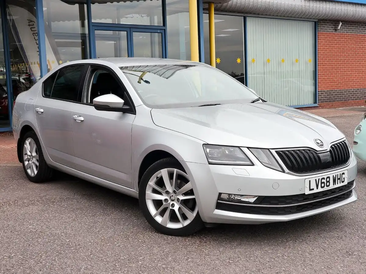 2018-skoda-octavia-16tdi-se-l-scr-hatchback-dsg-big-0