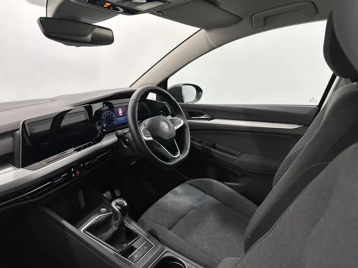 2022-volkswagen-golf-15-tsi-life-150ps-hatchback-big-27
