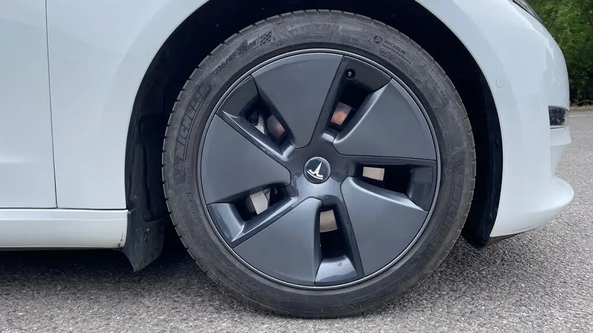 2021-tesla-model-3-e-long-range-awd-big-19