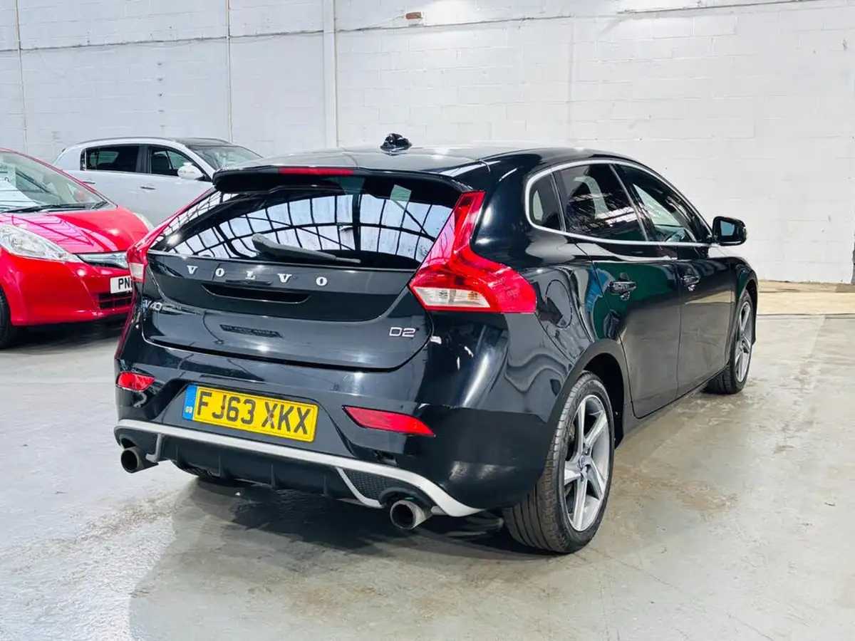 2013-volvo-v40-16td-d2-r-design-nav-big-4
