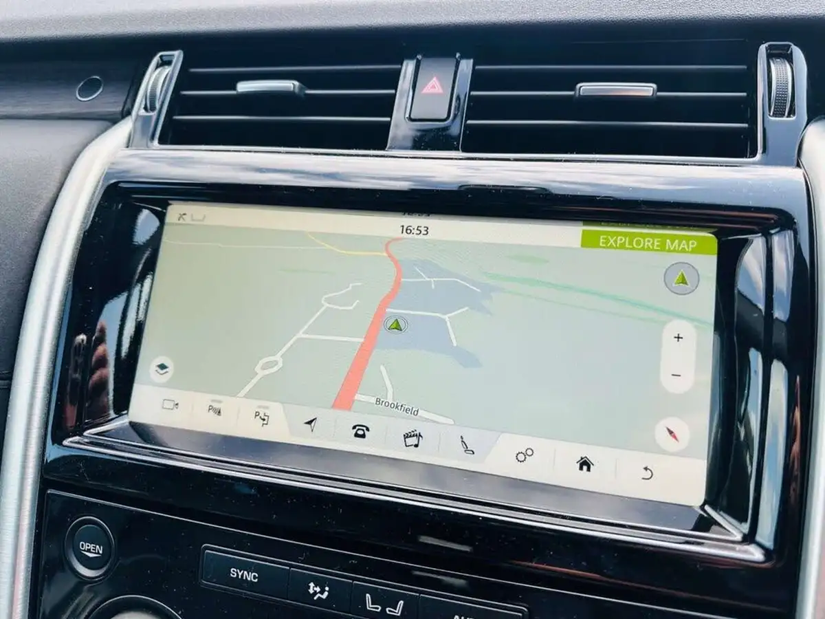 2019-land-rover-discovery-30-sd6-commercial-hse-big-39
