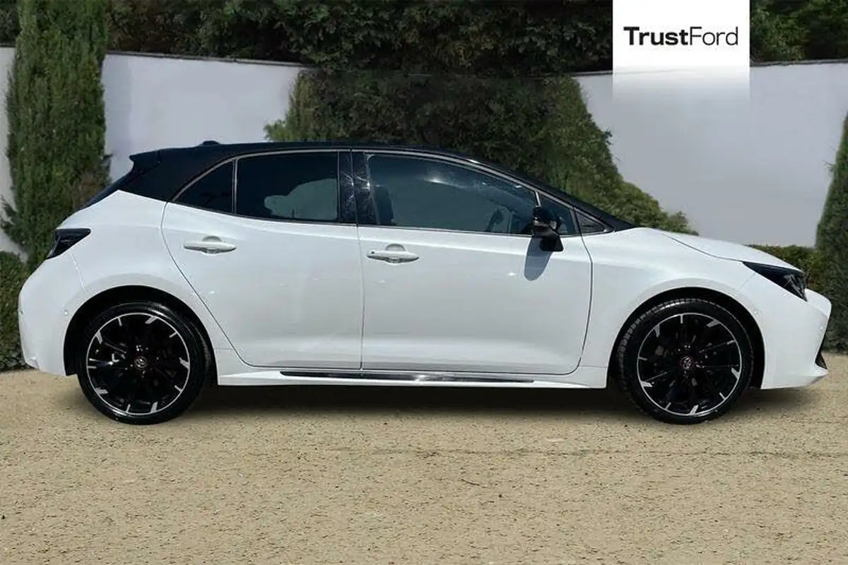 2022-toyota-corolla-18-vvt-i-gr-sport-120bhp-trk-hatchback-big-2