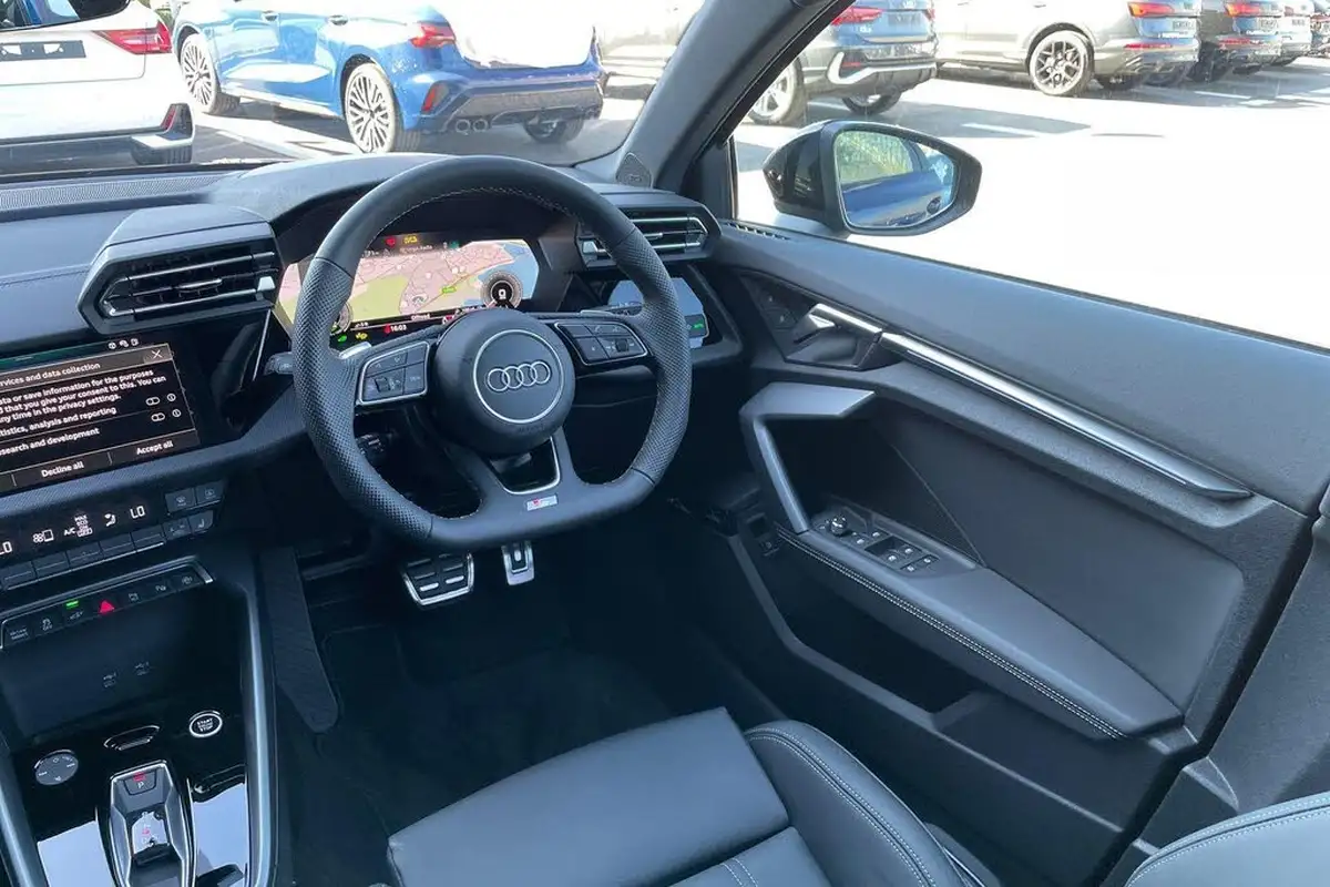 2025-audi-a3-15-40-tfsi-e-black-edition-big-35