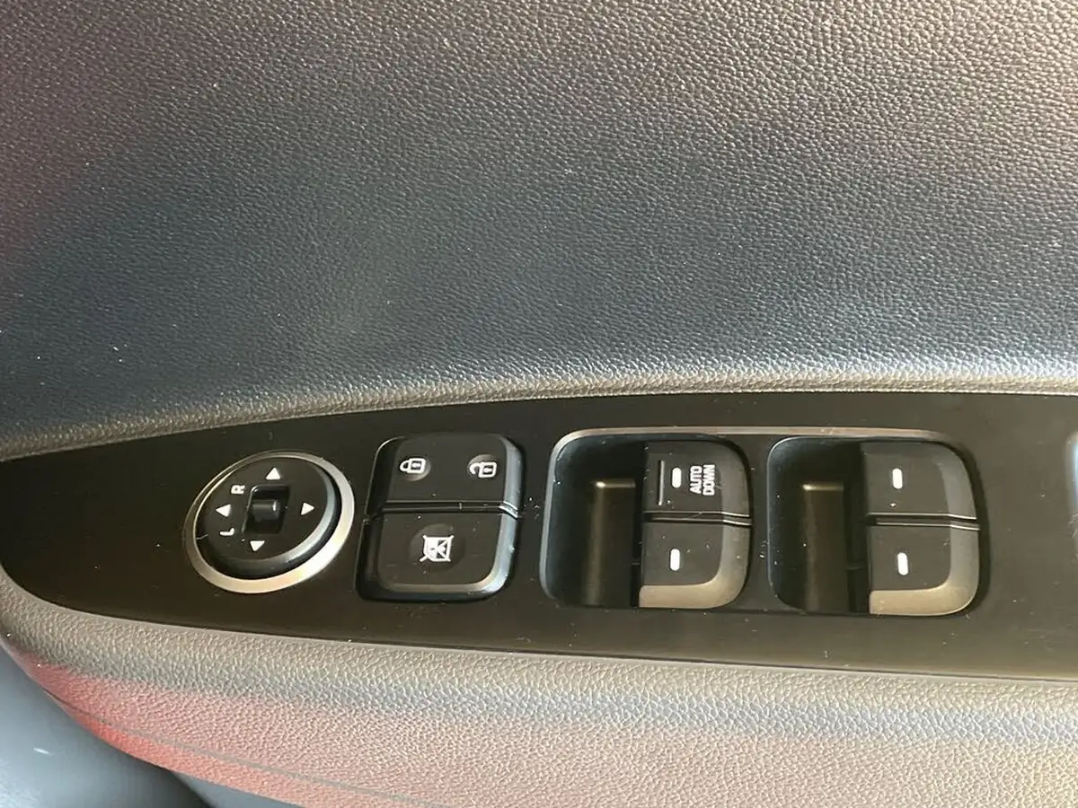 2019-hyundai-i10-12-se-auto-big-19