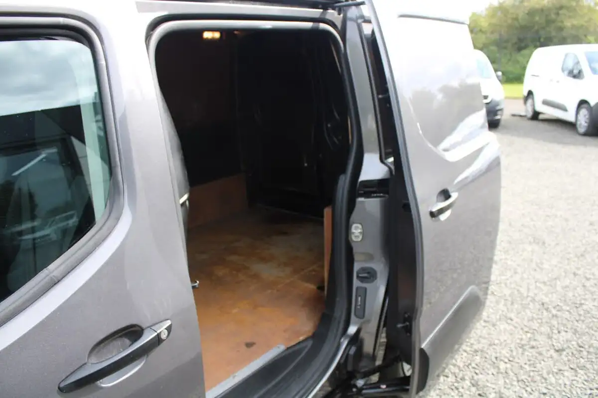 2018-citroen-berlingo-16bluehdi-650-enterprise-big-24