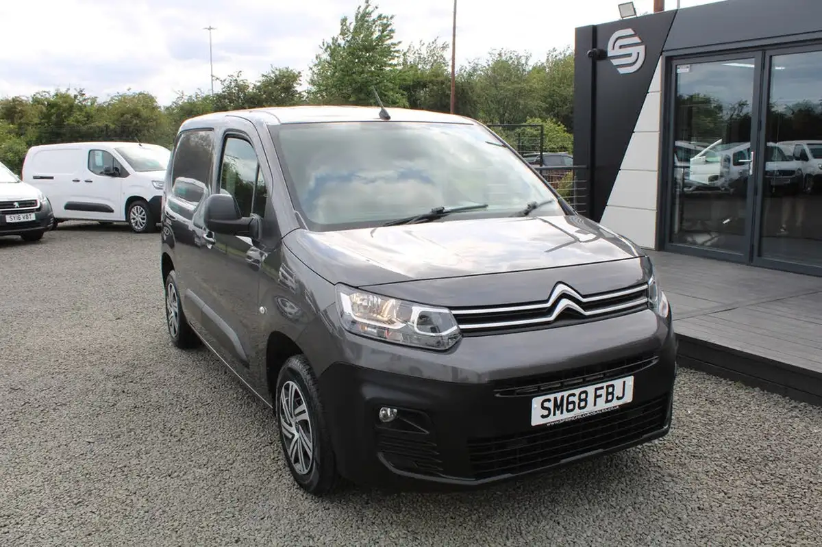 2018-citroen-berlingo-16bluehdi-650-enterprise-big-0
