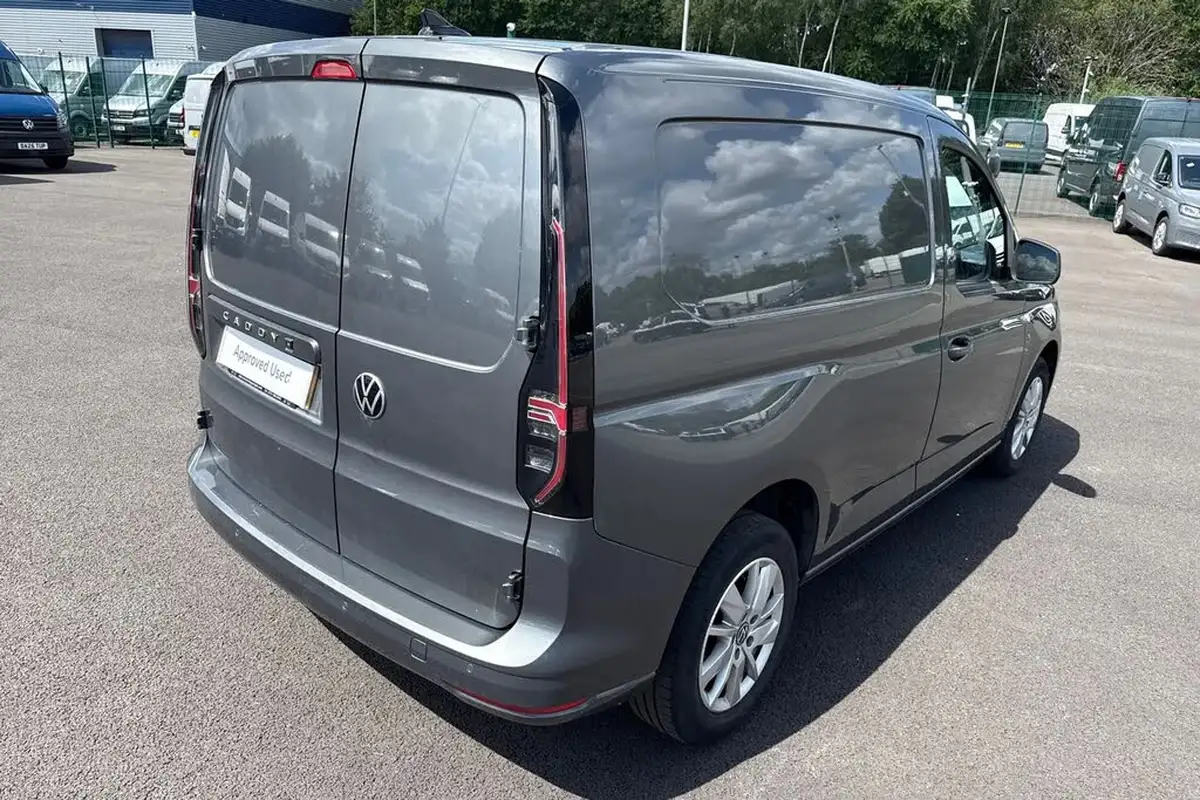 2024-volkswagen-caddy-big-27