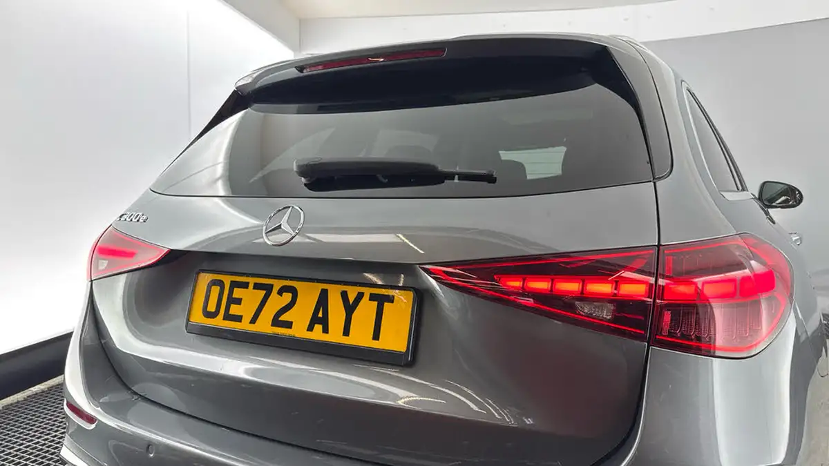 2022-mercedes-benz-c-class-big-28