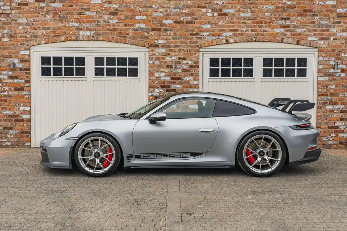 2021-porsche-911-40-gt3-rwd-big-13