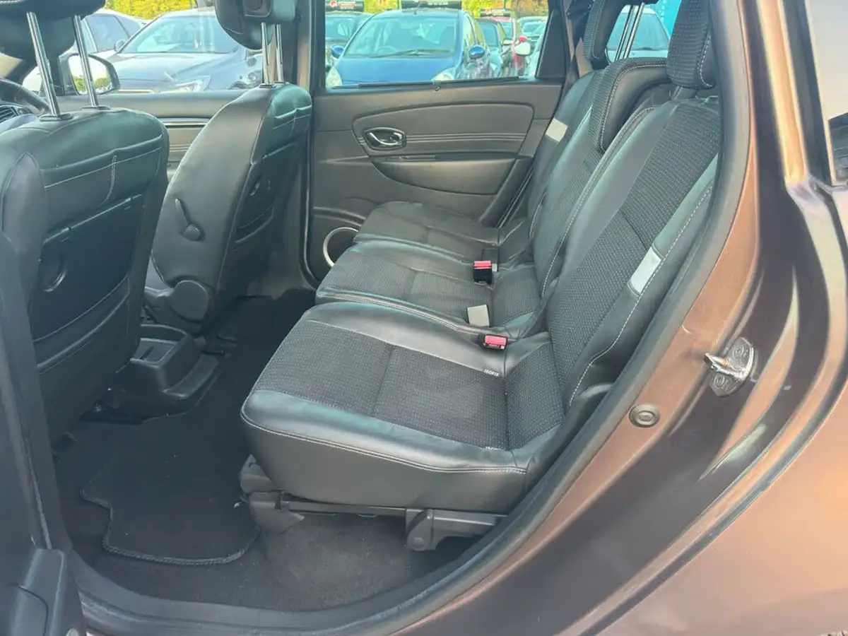 2011-renault-grand-scenic-15td-dynamique-tom-tom-110bhp-big-15