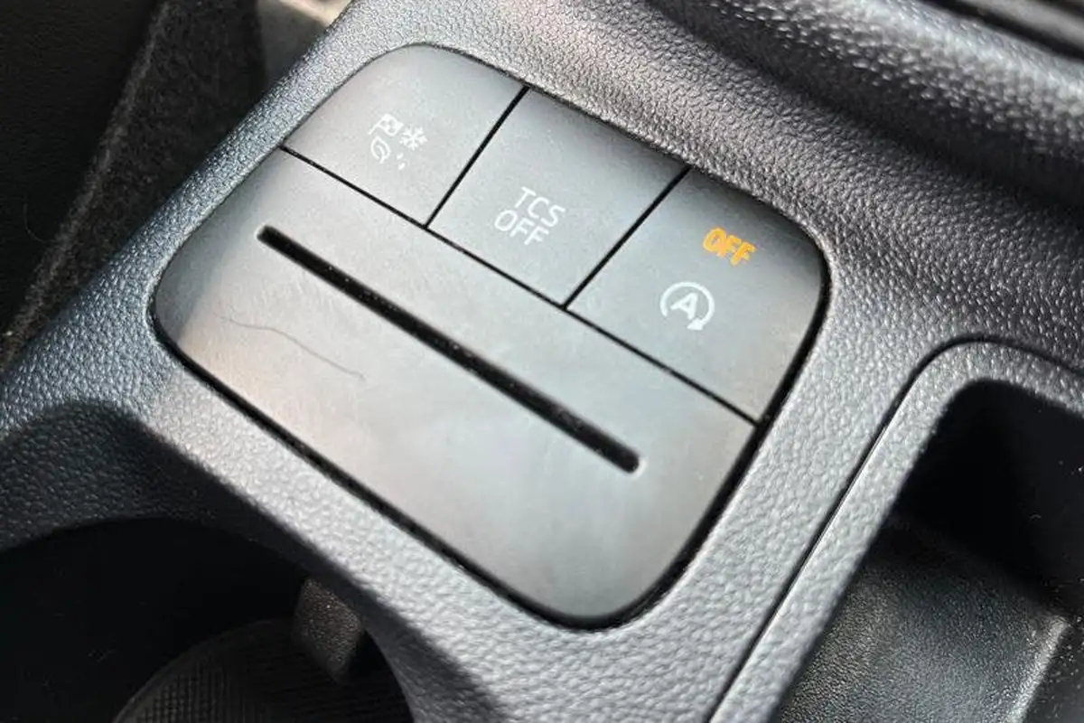 2023-ford-fiesta-10t-st-line-125ps-hybrid-mhev-big-35