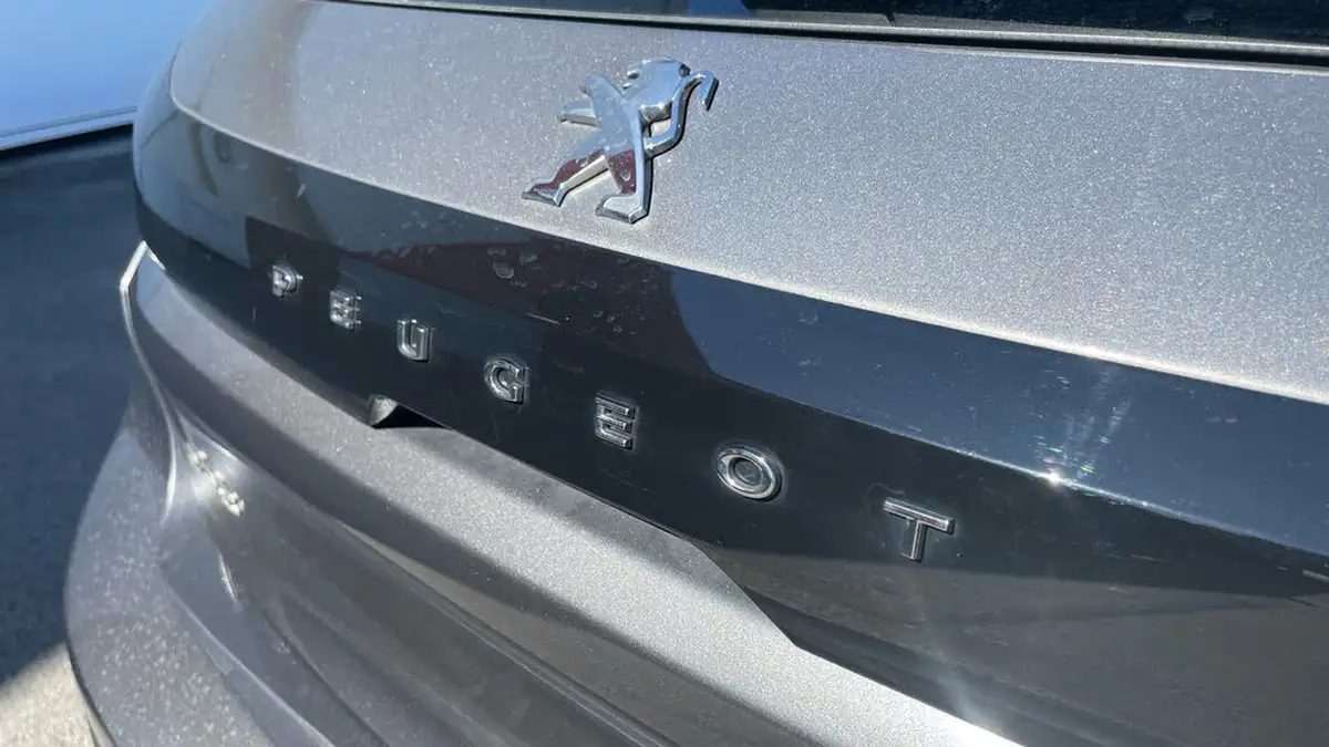 2022-peugeot-208-12-puretech-active-premium-100ps-big-25