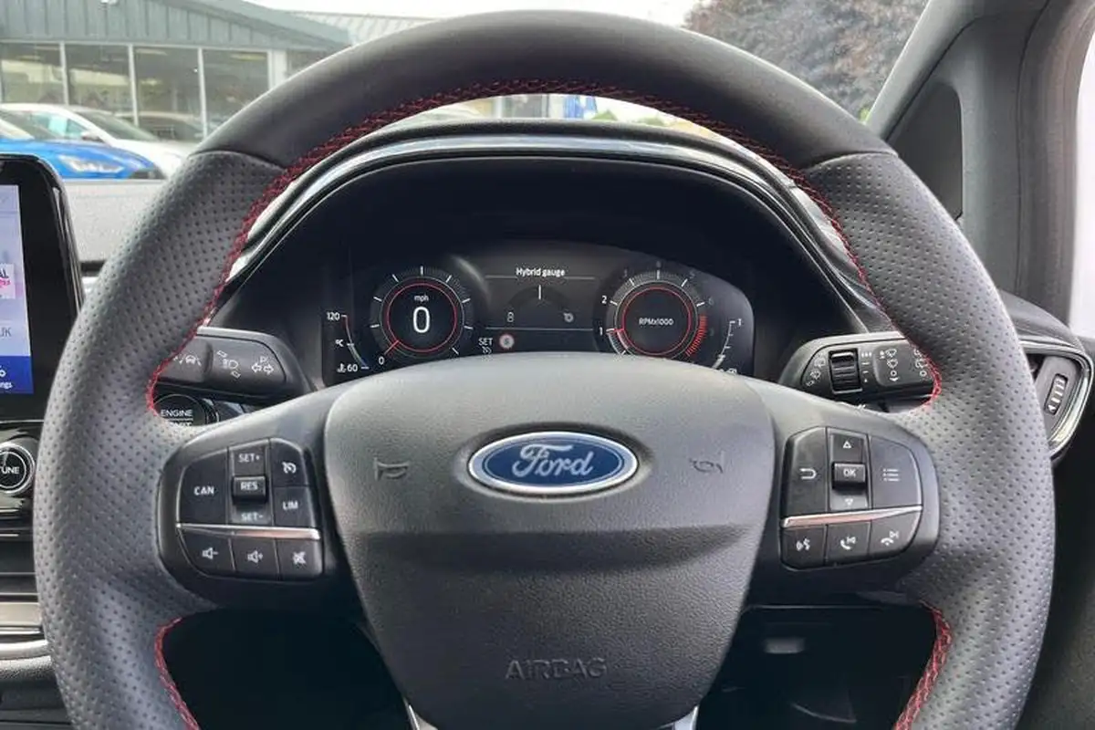 2023-ford-fiesta-10t-st-line-125ps-hybrid-mhev-big-11