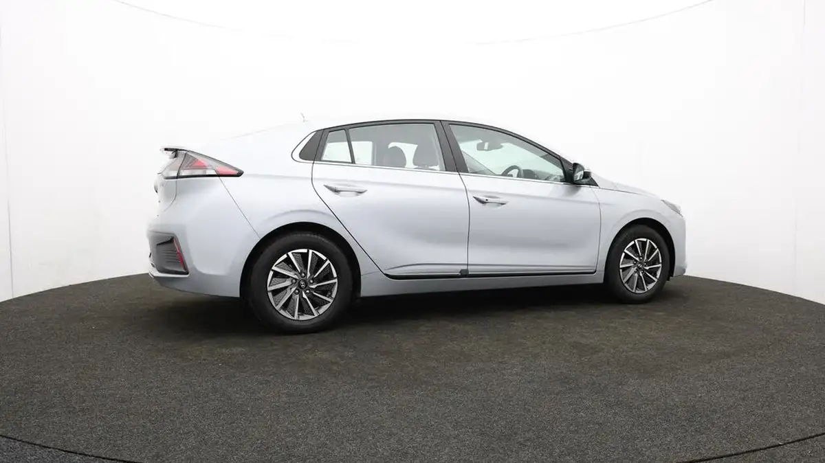 2022-hyundai-ioniq-e-premium-electric-big-31