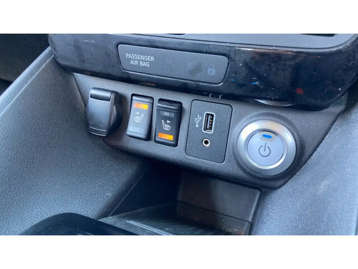 2020-nissan-leaf-e-tekna-big-24