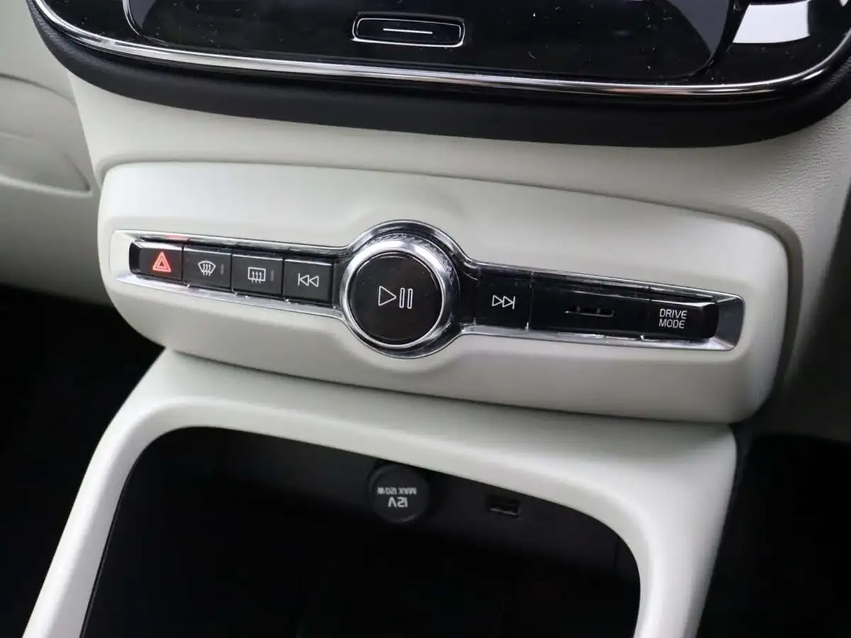 2022-volvo-xc40-15-t5-inscription-pro-big-33