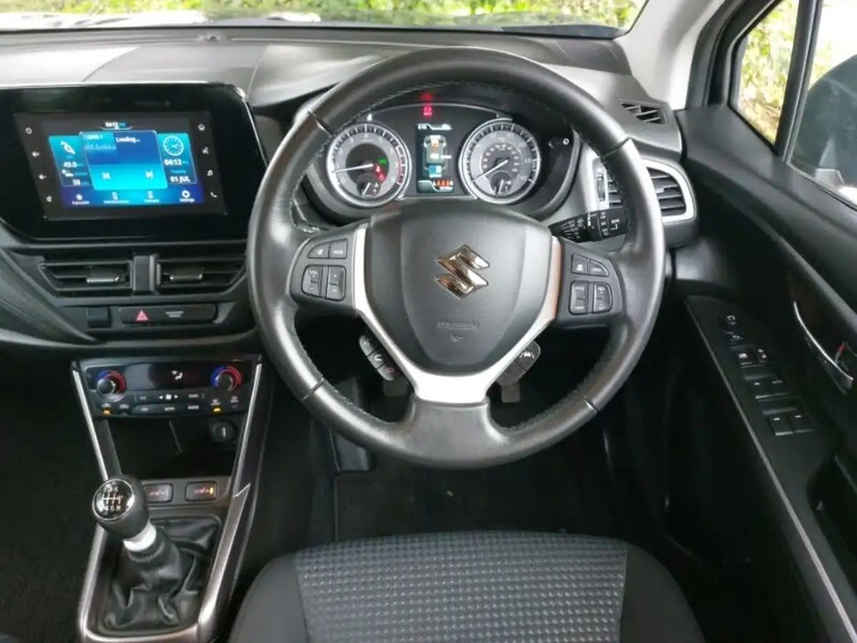 2023-suzuki-s-cross-14-boosterjet-motion-big-6