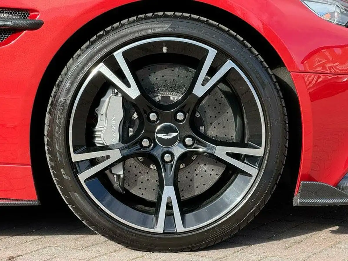 2018-aston-martin-vanquish-59-568bhp-big-7