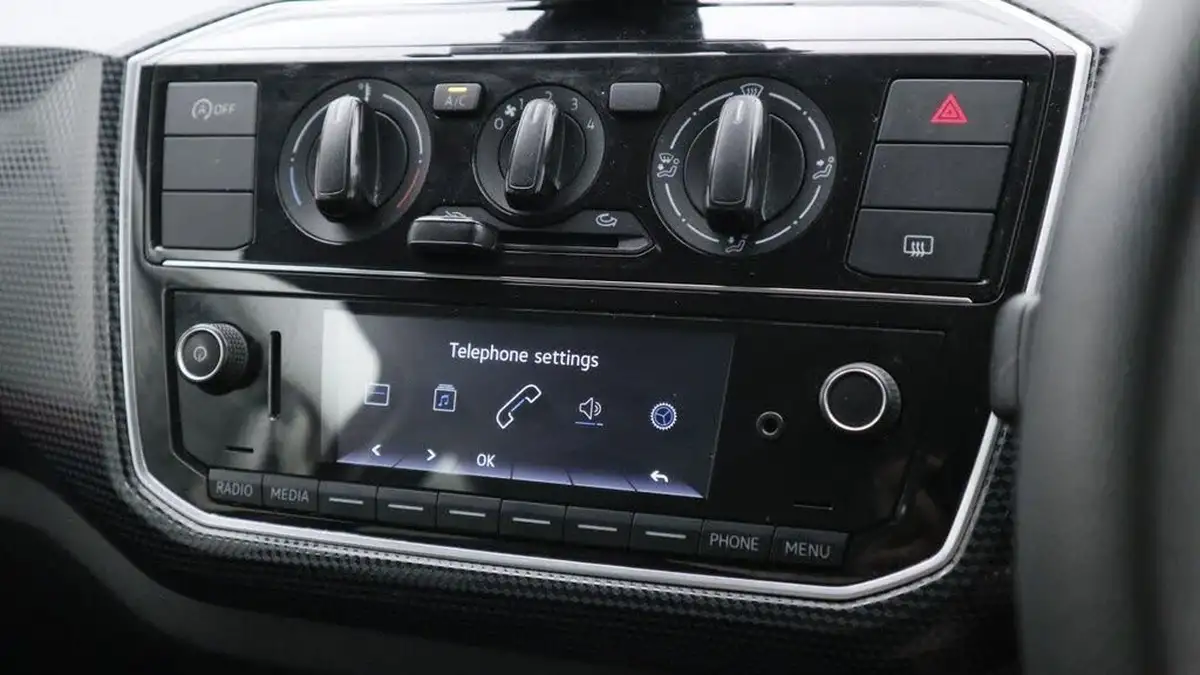 2019-volkswagen-up-10-move-up-ss-3d-big-9