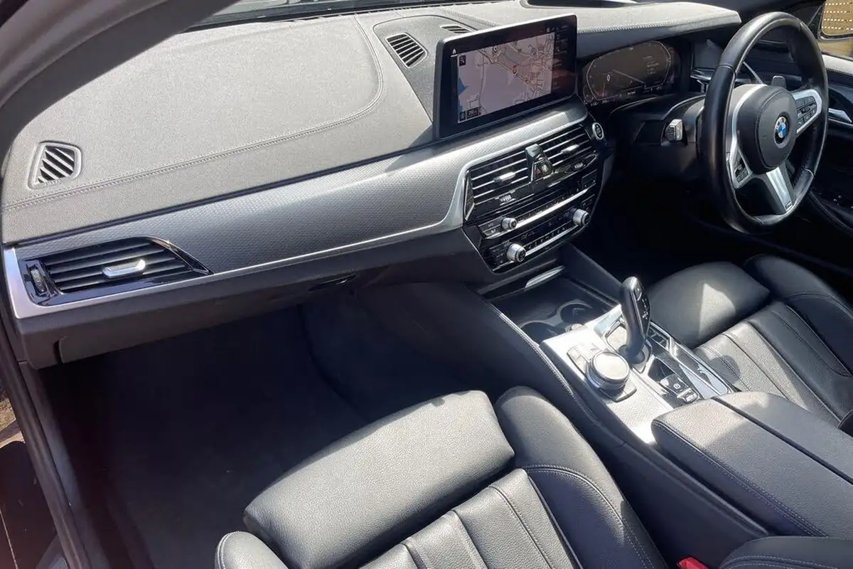 2021-bmw-5-series-20td-520d-m-sport-mht-touring-5d-big-23