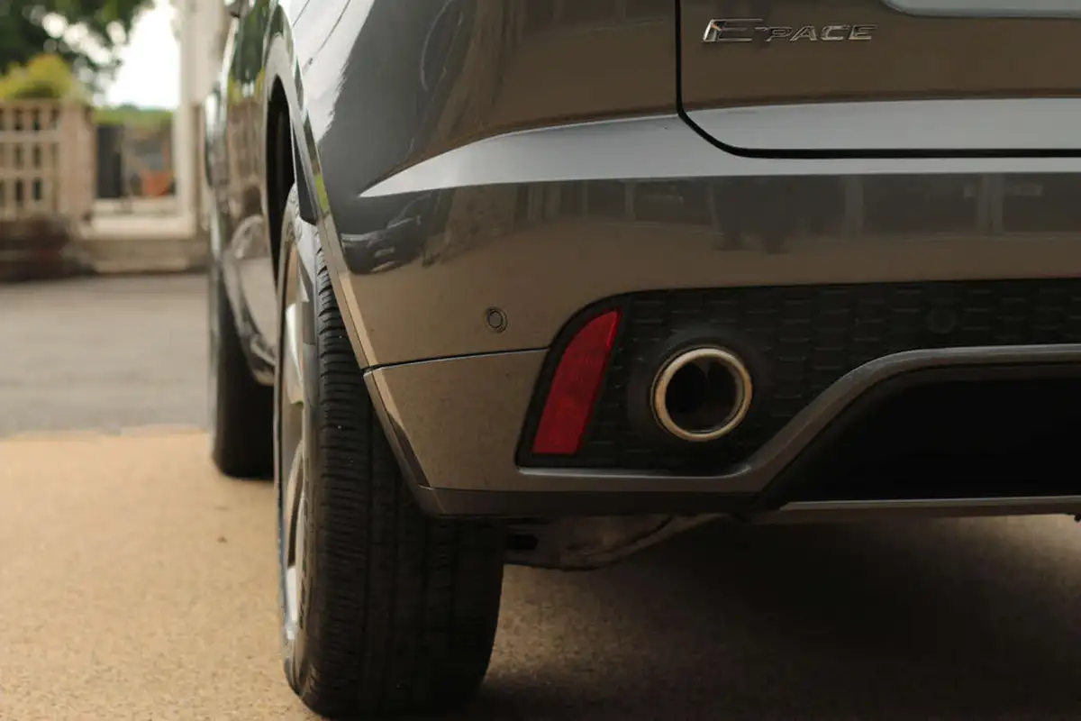 2020-jaguar-e-pace-20-i4-chequered-flag-200ps-big-27