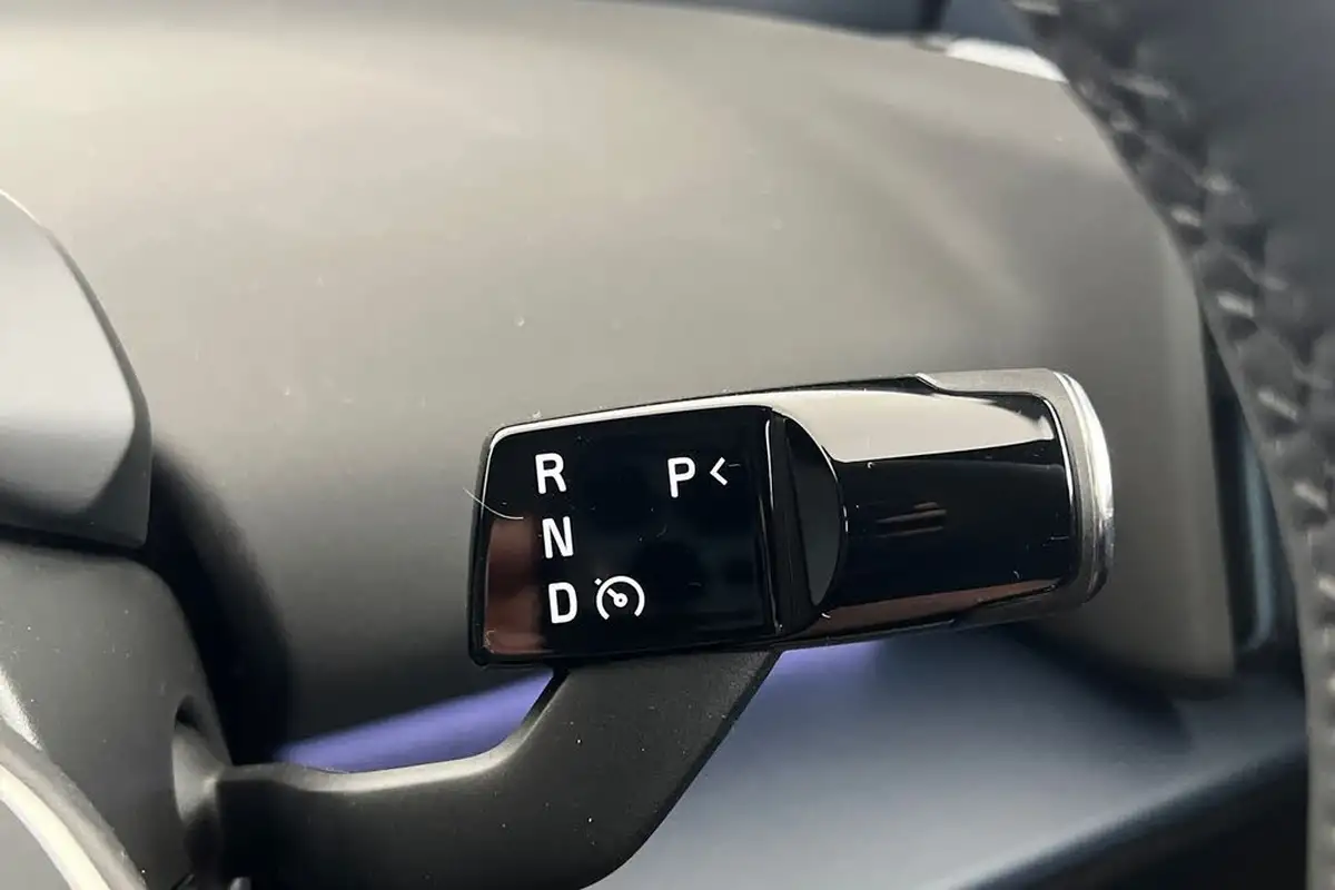 2025-volvo-ex30-e-single-motor-plus-extended-range-big-36