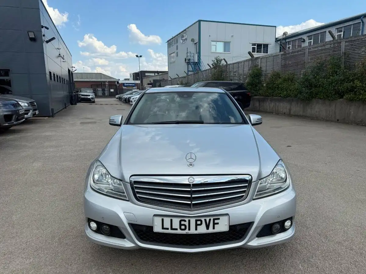 2011-mercedes-benz-c-class-21td-c220-cdi-se-edition-125-21cdi-170bhp-saloon-4d-auto-big-12