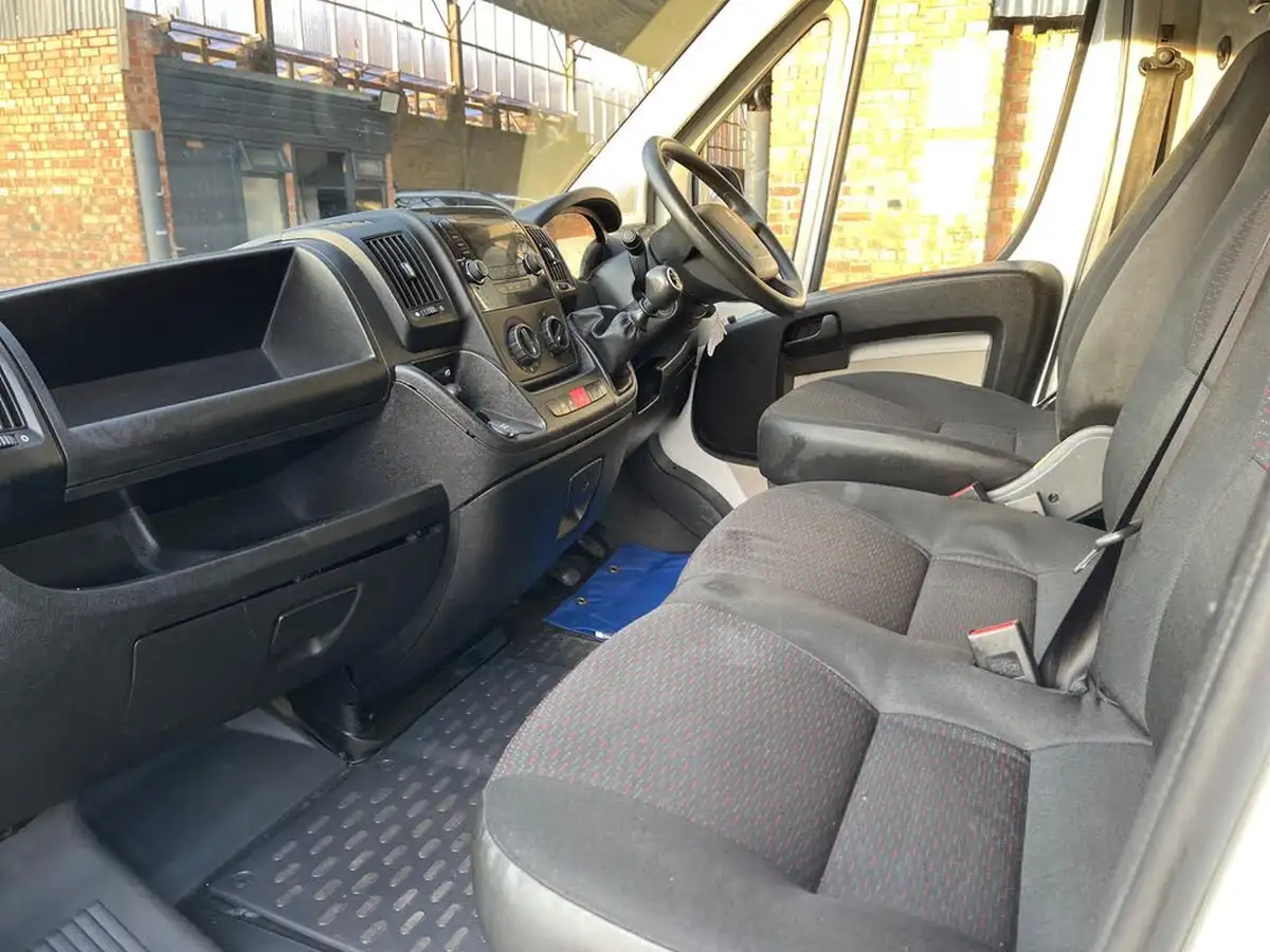 2019-peugeot-boxer-20-bluehdi-335-l2-h2-big-31