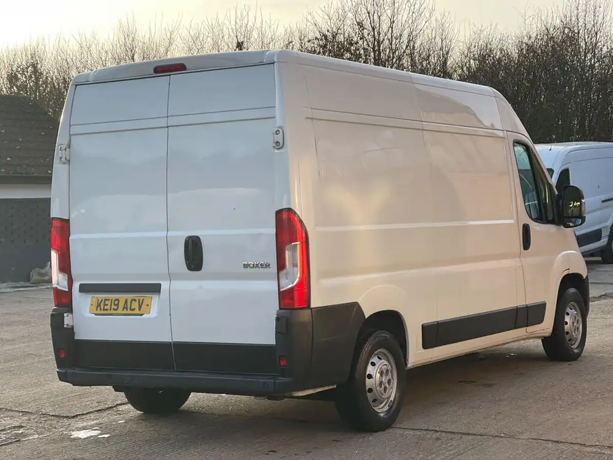 2019-peugeot-boxer-20-bluehdi-335-l2-h2-big-7