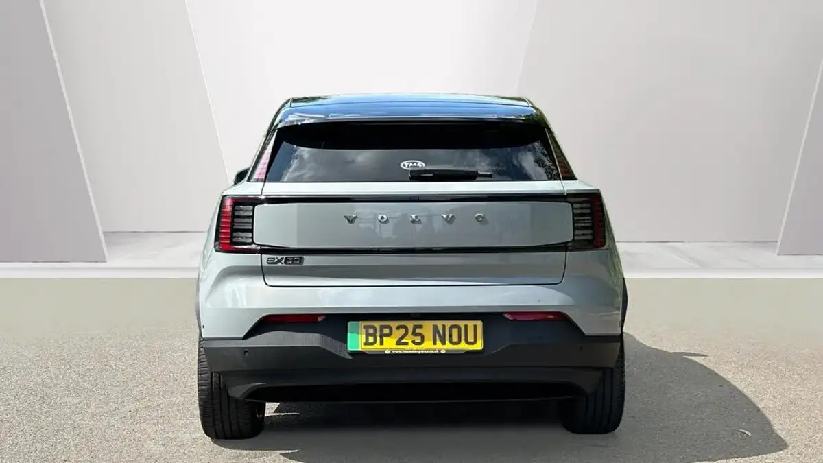 2025-volvo-ex30-e-single-motor-ultra-big-6