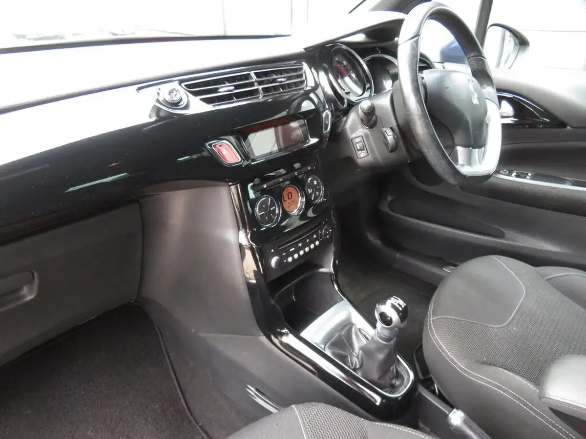 2014-citroen-ds3-16-dstyle-plus-vti-120bhp-big-14