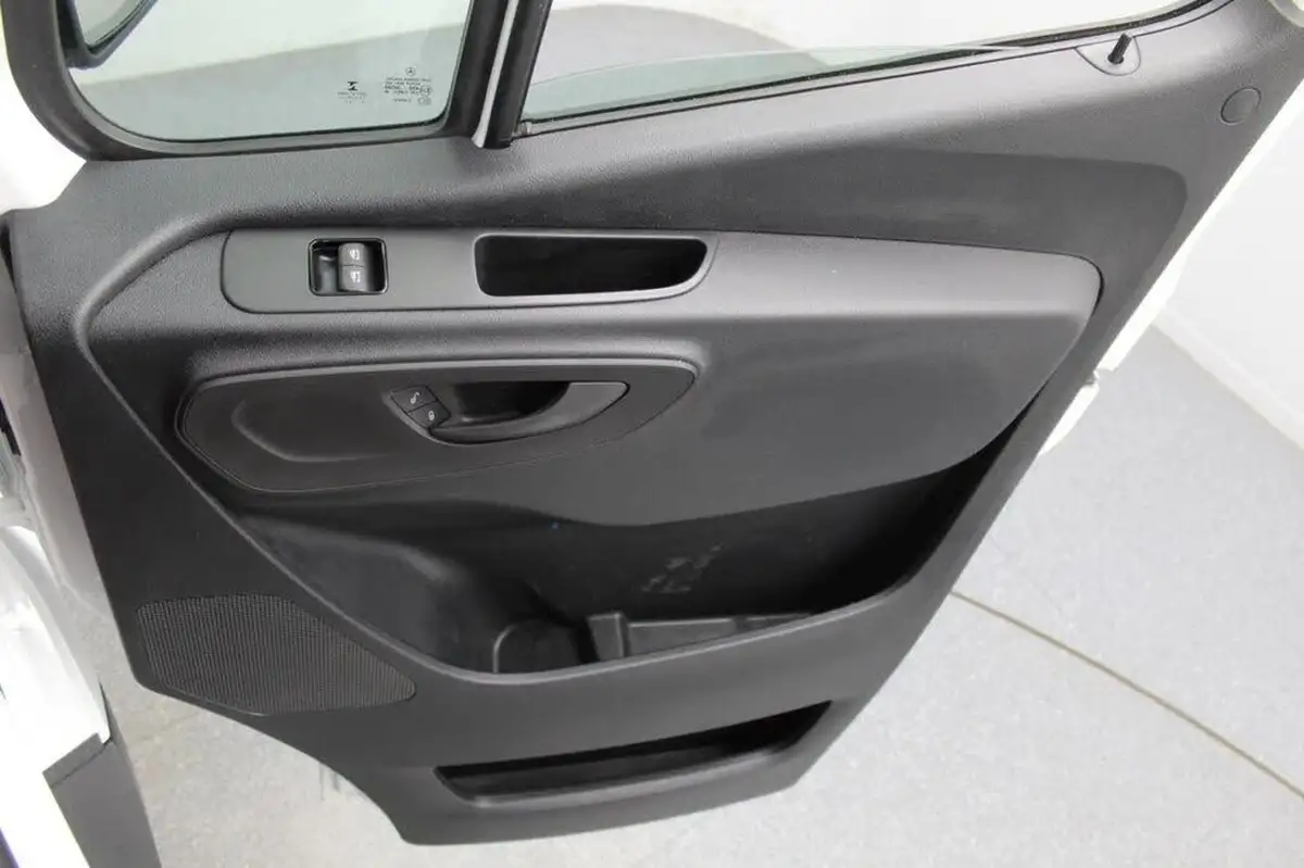 2021-mercedes-benz-sprinter-big-65